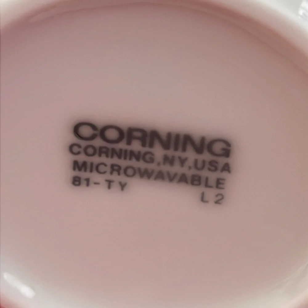 Corning Corelle Enhancements White Swirl Creamer Pitcher  4.5”H 3.25”D